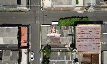 Imagem 5: Casa de Esquina no Dom Pedro 1 - Casa de esquina com um prédio