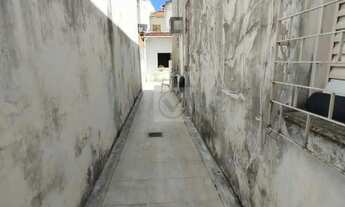 Imagem 6: Versatilidade e Espaço no Coração da 13 de Julho: Casa com 4 Quartos e Quintal Amplo!