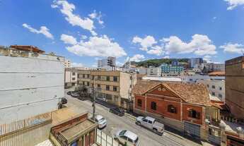 Imagem 5: Apartamento reformado com 2 vagas, varandas e lazer no condomínio para venda