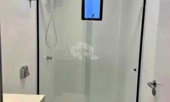 Imagem 5: Apartamento com 2 dormitórios sendo 1 suíte, com 1 vaga de garagem a 40m mar