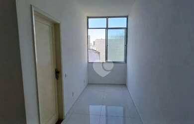 Imagem 2: Apartamento sala quarto - reformado - vista panorâmica - indevassável - banheira com hidro