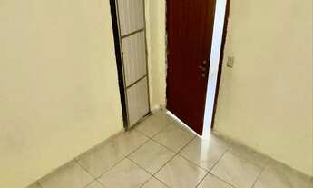 Imagem 3: Aluga-se Kitnet com 2 Quartos (1 Suíte) - Ótima Localização