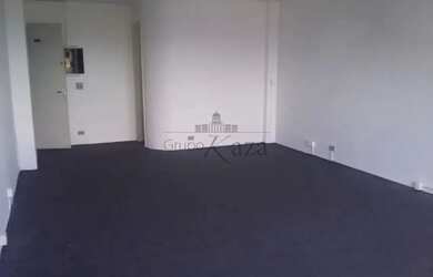 Imagem 3: Oportunidade - Sala Comercial - Edifício Market Center - Jardim São Dimas - 72m²