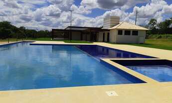 Imagem 7: Casa em Condomínio com Piscina Churrasqueira Campo Gramado