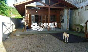 Imagem 4: Casa 3 dormitórios pé na areia sendo 1 suíte a venda no Centro de São José SC