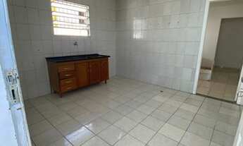 Imagem 2: Casa de 2 Cômodos para Locação Próximo ao Colégio Martins Pena