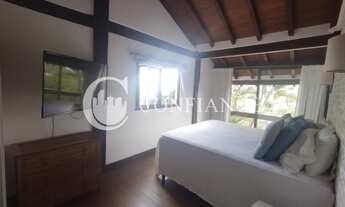 Imagem 2: Casa de condomínio para venda possui 343 metros quadrados com 4 quartos