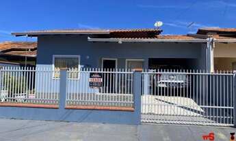 Imagem 2: Linda casa com área de festas e piscina, em Bal. Barra do Sul - SC