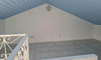 Imagem 2: Linda Casa em Condomínio fechado para alugar, 2 dorms + sotão, 1 suíte, 2 vagas