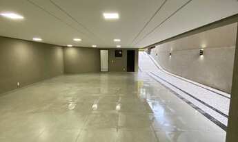 Imagem 2: Maravilhosa casa no melhor condomínio de Alphaville venda possui 750 metros com 5 Suítes