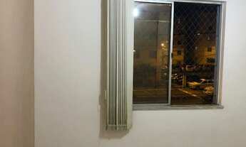 Imagem 2: 2/4, sala, cozinha, banheiro e área de serviço. Lauro de Freitas