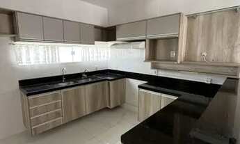 Imagem 2: Casa de condomínio para venda com 2015 metros quadrados com 4 quartos