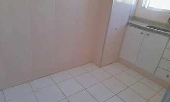 Imagem 4: Sala living de frente para o mar, com garagem