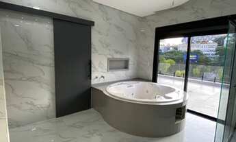 Imagem 5: Maravilhosa casa no melhor condomínio de Alphaville venda possui 750 metros com 5 Suítes