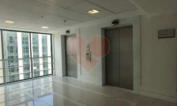 Imagem 3: Aluguel CEO Corporate: Sala Comercial de 36m² com Vista para a Lagoa na Barra da Tijuca