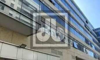 Imagem 2: JBRB713326 - Excelente loja com jirau em Centro Comercial!