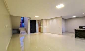 Imagem 2: Sobrado com armarios tendo 4 quartos sendo 3 suítes independentes