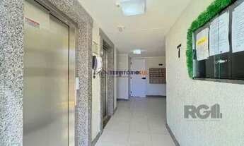 Imagem 3: Apartamento em Porto Alegre, no bairro Vila Nova, com 2 dormitório(s), e 2 banheiros, à ve