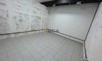 Imagem: Prédio comercial de 1.000m² com 3 andares