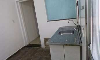 Imagem 5: Quarto e Cozinha Ideal para Mulheres - Segurança, Silêncio e Fácil Acesso ao Metrô