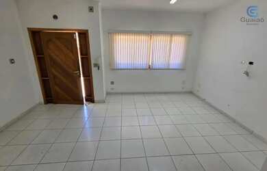 Imagem 5: Alugo Amplo Sobrado para Fins Comerciais, 02 vagas de garagem, na Rua Goiás, Boqueirão, Sa