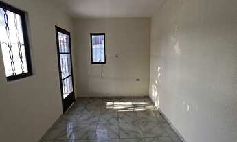 Imagem 2: Casa com 2 Quartos para Alugar - Vila Assunção - Regente Feijó/SP