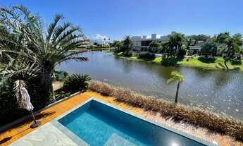 Imagem 4: Casa de condomínio sobrado para venda tem 580 metros quadrados com 6 quartos