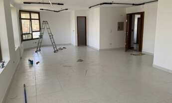 Imagem 3: Sala Comercial 62 m², 2 wcs e garagem Completamente reformada