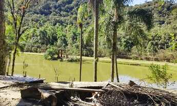 Imagem 7: Casa de condomínio para venda possui 320 metros quadrados com 4 quartos