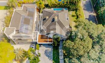 Imagem 4: Casa de condomínio para venda tem 440 metros quadrados com 4 quartos