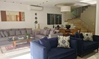 Imagem 6: Casa de condomínio para venda possui 450 metros quadrados com 6 quartos