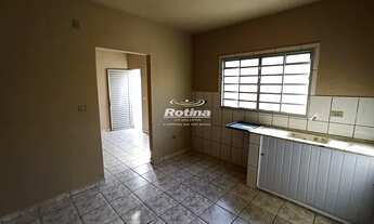 Imagem 6: Casa para alugar, 2 quartos, 1 vaga, Jardim das Palmeiras - Uberlândia/MG - R$ 850,00