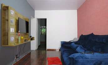 Imagem 3: CASA EM RUA Pública