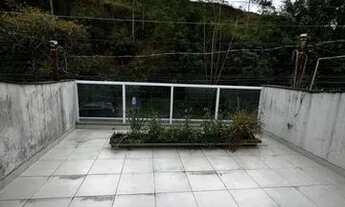 Imagem 5: Espaçosa Casa Reformada de 3 Quartos com 2 Vagas na Garagem