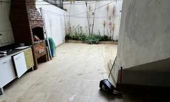 Imagem 4: Espaçosa Casa Reformada de 3 Quartos com 2 Vagas na Garagem