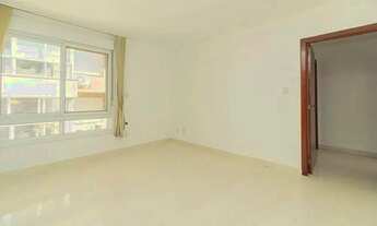 Imagem 4: Imóvel para venda possui 63 metros quadrados com 2 quartos em Santana - Porto Alegre - RS