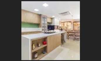 Imagem 6: Sobrado para venda possui 209 metros quadrados com 4 quartos em Jardim Itu - Porto Alegre