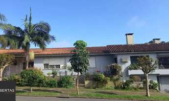 Imagem 2: Casa 5 dormitórios à venda Três Figueiras Porto Alegre/RS