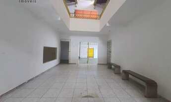 Imagem 3: Prédio comercial no bairro Conjunto Ceará I em Fortaleza, CE