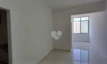 Imagem 4: Apartamento sala quarto - reformado - vista panorâmica - indevassável - banheira com hidro