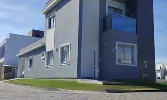 Imagem 2: Casa em condomínio fechado com 03 dormitórios no bairro Deltaville, em Biguaçu