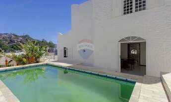 Imagem: Casa à venda com 4 dormitórios no bairro