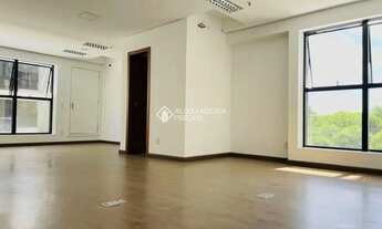 Imagem: Sala consultório com vista para o frontal