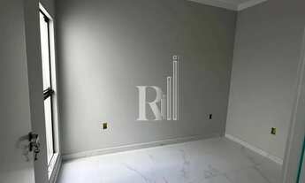 Imagem 6: Casa à venda com 02 dormitórios sendo uma suíte e vaga de garagem junto a um belo jardim