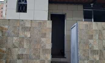 Imagem 2: Aluga-se uma casa no bairro Coelho Sg, em perfeito estado