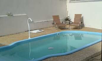 Imagem 4: Belíssima casa com piscina em excelente localização de Valinhos - SP