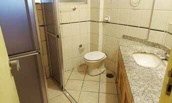 Imagem 3: Amplo apartamento em ótima localização, 03 dormitórios com armários (1 suite), 01 vaga gar