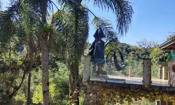 Imagem 4: Casa de condomínio para venda possui 320 metros quadrados com 4 quartos