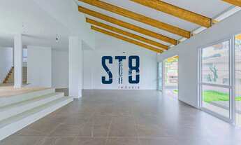 Imagem 7: A casa de rua de alto padrão mais top de Curitiba fica numa rua sem saída e super tranqui