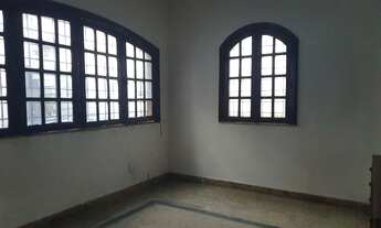 Imagem 2: Casa para aluguel tem 627 metros quadrados com 4 quartos. otima para co